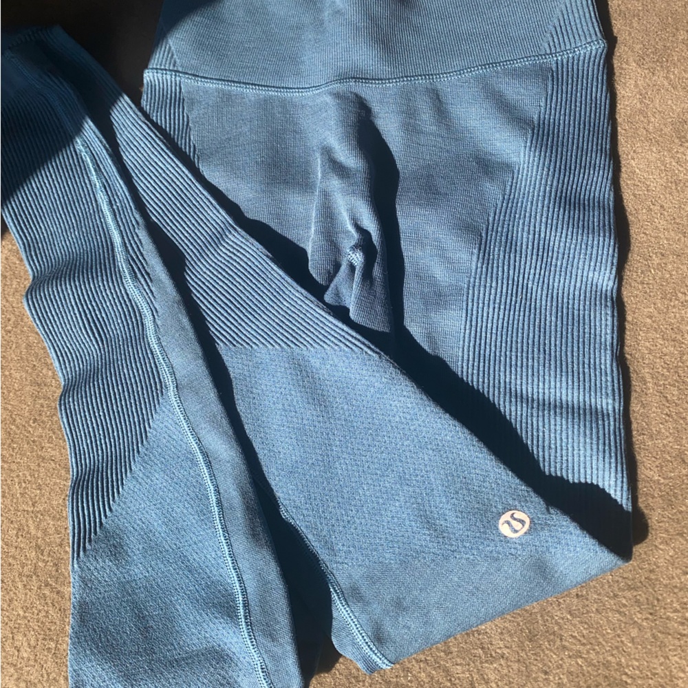 Dark blue Lululemon tighter fit leggings!